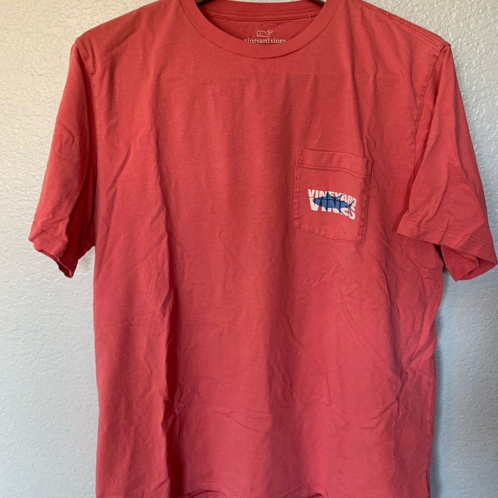 Large Vineyard Vines T-Shirt